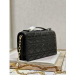 Dior Pearl Handbag Model: 0980
