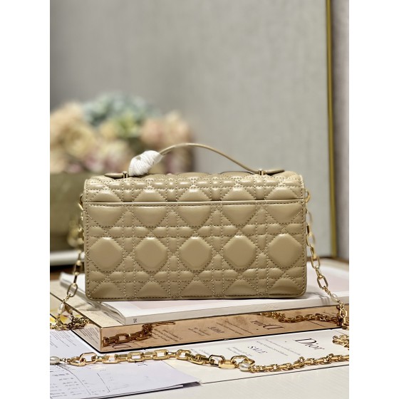 lady Dior ❤ Pearl Clutch Bag "Apricot