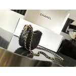 CHANEL 23p New Moon Bag Large: 3917