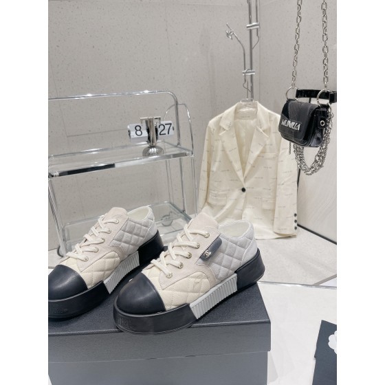 CHANEL cotton candy diamond pattern biscuit shoes