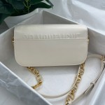 Dior Montaigne avenue M9260 white