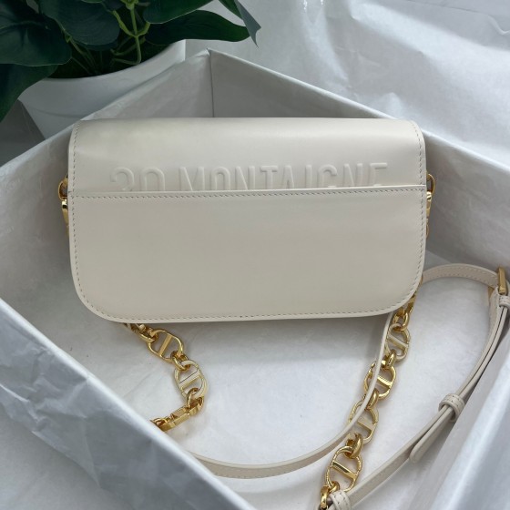 Dior Montaigne avenue M9260 white