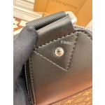 Louis Vuitton's exclusive debut model: M46327 Super Enhanced Edition