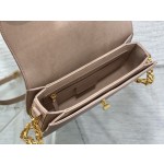 Dior's latest 30 Montaigne Avenue series 0322