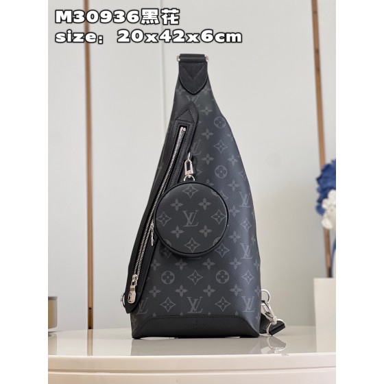 Louis Vuitton-Shoulder Bag Stitching Monogram Canvas and Taiga Calfskin
