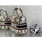 Dior's Five Grid Unique Flower Embroidery 6605