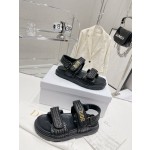 Dior's latest popular woven sandals