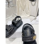 Dior's latest popular woven sandals