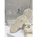 Dior's latest popular woven sandals
