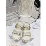 Dior's latest popular woven sandals