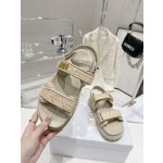 Dior's latest popular woven sandals