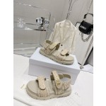 Dior's latest popular woven sandals