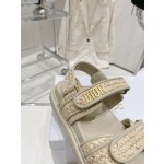 Dior's latest popular woven sandals