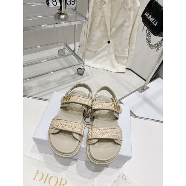 Dior's latest popular woven sandals
