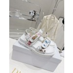 Dior's latest popular embroidered sandals