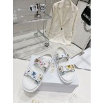 Dior's latest popular embroidered sandals