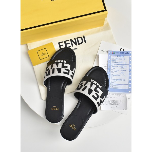 Fendi Flat Sandals