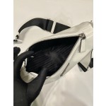 Prada triangle bag 🎉 2VH155 Plain