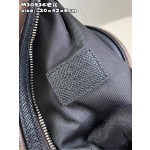 Louis Vuitton-Shoulder Bag Stitching Monogram Canvas and Taiga Calfskin