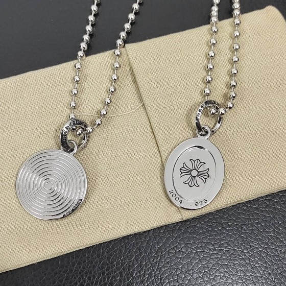 Crow Heart Circle Skull Necklace