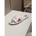 Louis Vuitton New Flat Low Slotted Trailer