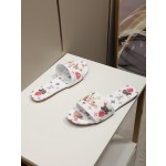 Louis Vuitton New Flat Low Slotted Trailer