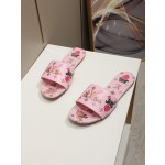 Louis Vuitton New Flat Low Slotted Trailer