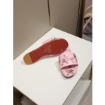 Louis Vuitton New Flat Low Slotted Trailer