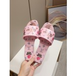 Louis Vuitton New Flat Low Slotted Trailer