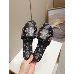 Louis Vuitton New Flat Low Slotted Trailer