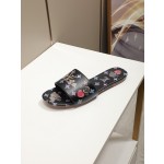 Louis Vuitton New Flat Low Slotted Trailer