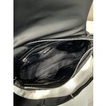 Prada new three-in-one 🎉1BD290