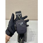 Prada new three-in-one 🎉1BD290