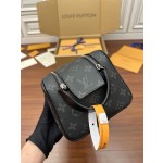 Louis Vuitton's exclusive debut model: M46354 Super Enhanced Edition