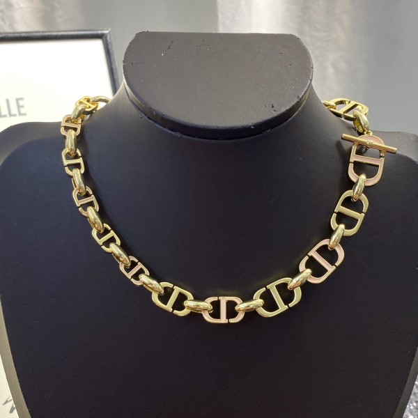 Dior necklace