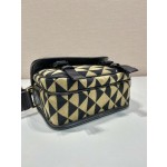 Prada embroidered fabric messenger bag 🎉 2VD034
