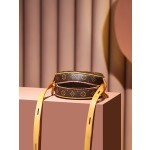 Louis Vuitton 𝐁𝐎Î𝐓𝐄 𝐂𝐇𝐀𝐏𝐄𝐀𝐔 𝐒𝐎𝐔𝐏𝐋𝐄 new soft cake