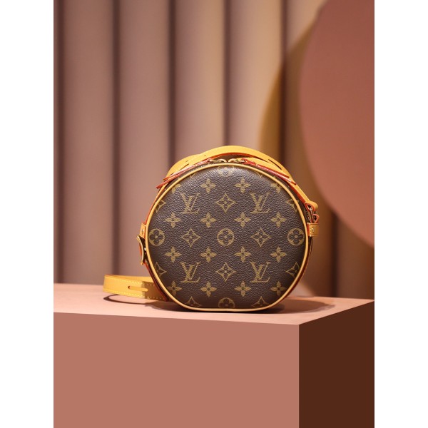 Louis Vuitton 𝐁𝐎Î𝐓𝐄 𝐂𝐇𝐀𝐏𝐄𝐀𝐔 𝐒𝐎𝐔𝐏𝐋𝐄 new soft cake