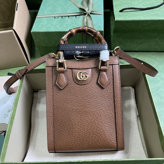 GUCCI Diana Bamboo Mini Tote Bag Model: 739079