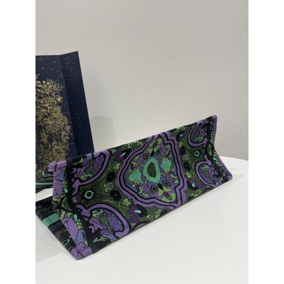 DIOR Lady embroidery latest spring and summer series