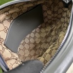 GUCCI dual G shoulder backpack in the same color series Model: 725696