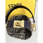 FENDI Super Hot Lunch Box Middle Ancient Bag Model Number: 016