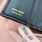 MIU MIU 5MV204: Pocket Wallet