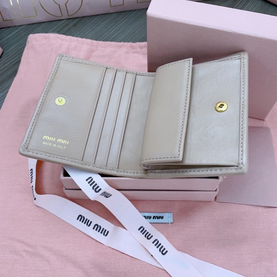 MIU MIU 5MV204: Pocket Wallet