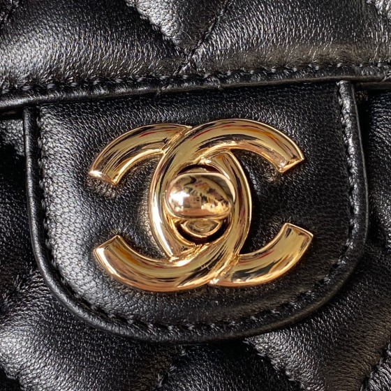 CHANEL 23A Diamond Handle CF S4141