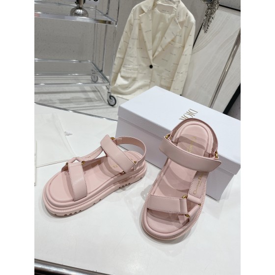 Dior's latest hot sandals