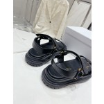 Dior's latest hot sandals