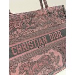 DIOR Tote tiger embroidery latest color matching