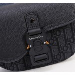 Dior saddle handbag with shoulder straps for men's clothing collection