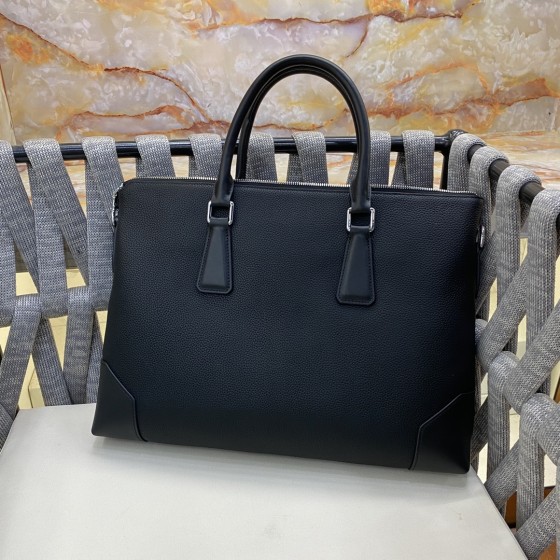 Prada-top imported cowhide